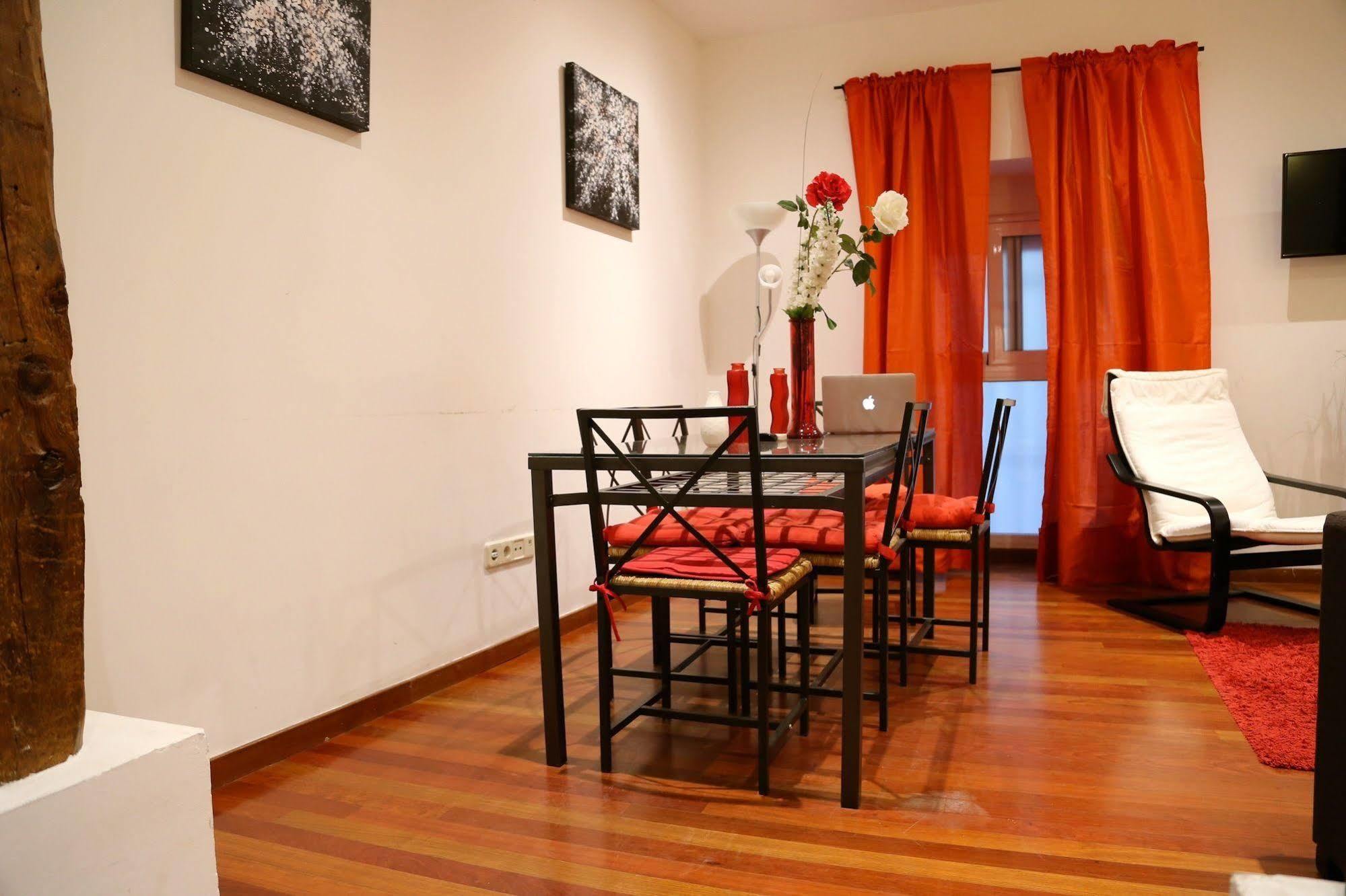 Prado Apartments Madrid Esterno foto