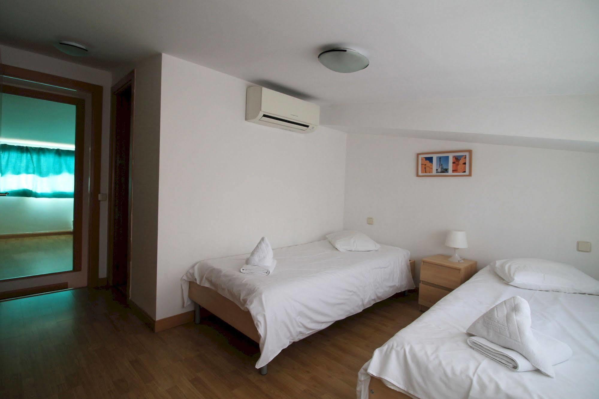 Prado Apartments Madrid Esterno foto